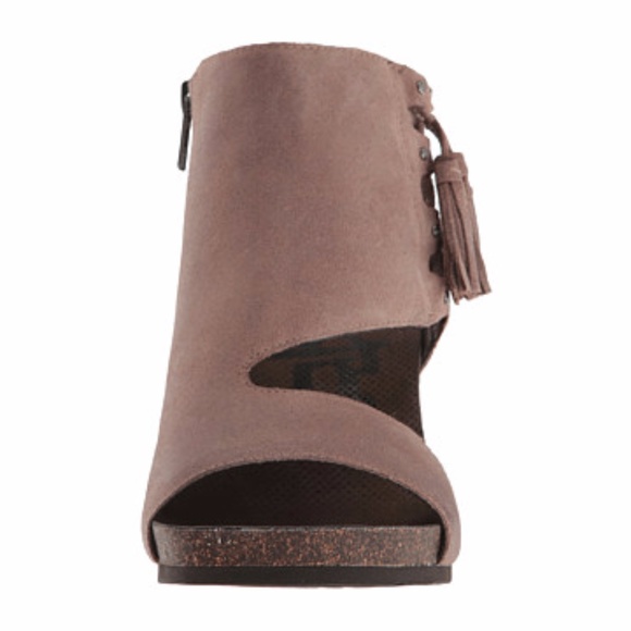 New! OTBT Flower Child Women's Sandal -Grey Powder - Picture 2 of 7