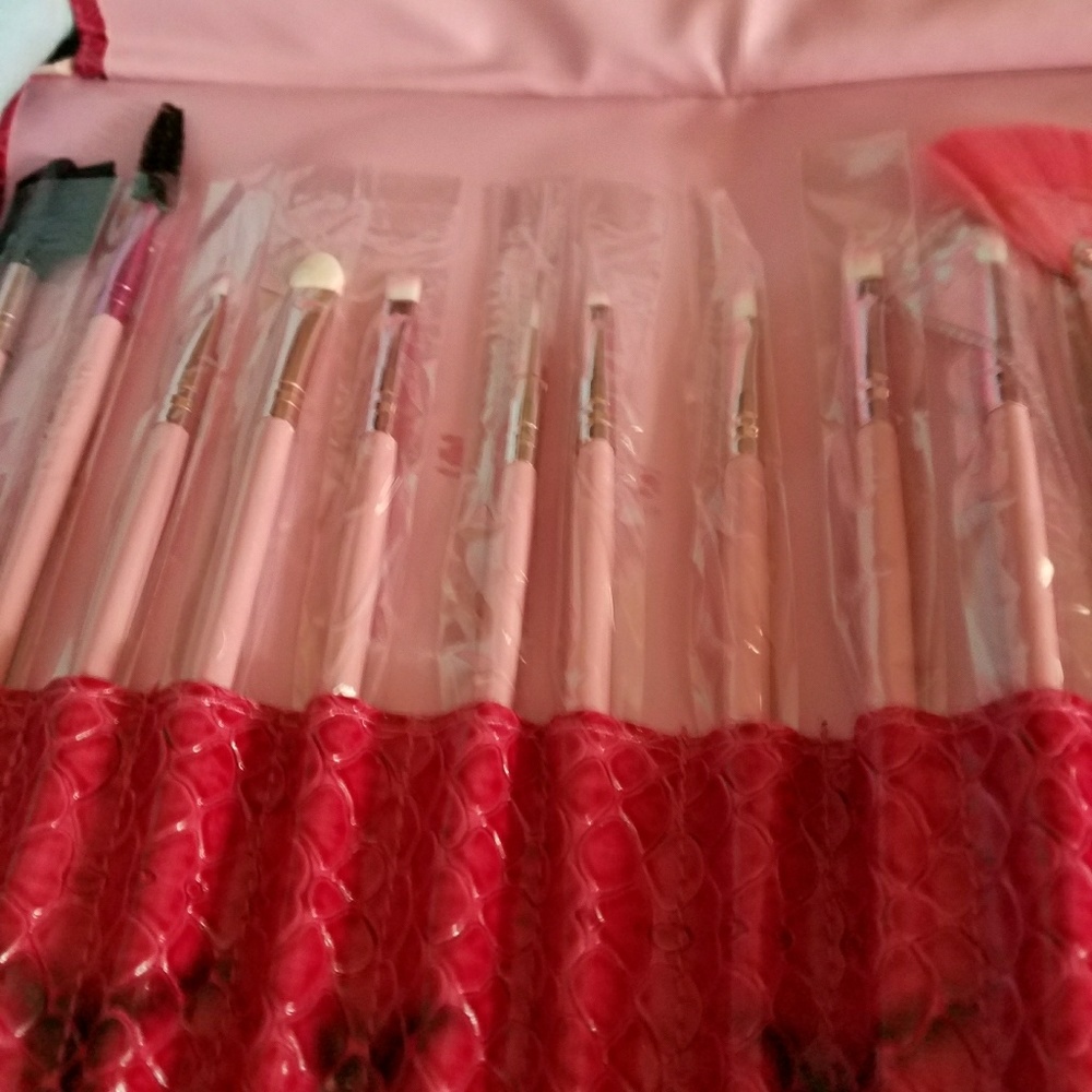1 left ~Clutch /makeup bag /brush set