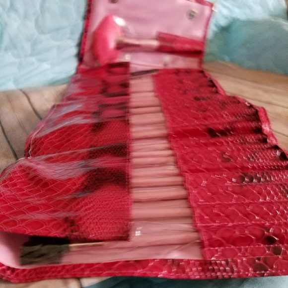 1 left ~Clutch /makeup bag /brush set - Picture 2 of 7