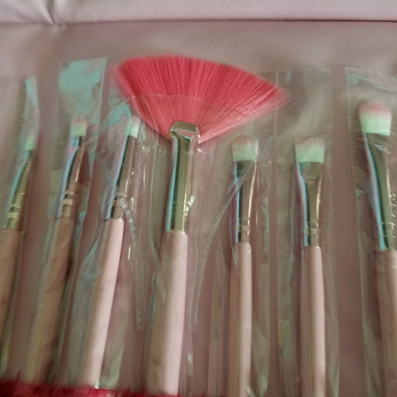 1 left ~Clutch /makeup bag /brush set - Picture 7 of 7