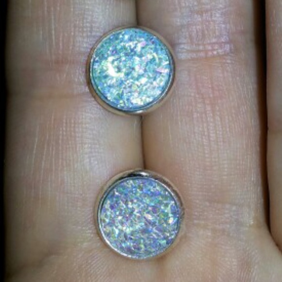 (R1) Blue Druzy Style Earrings - Picture 2 of 2