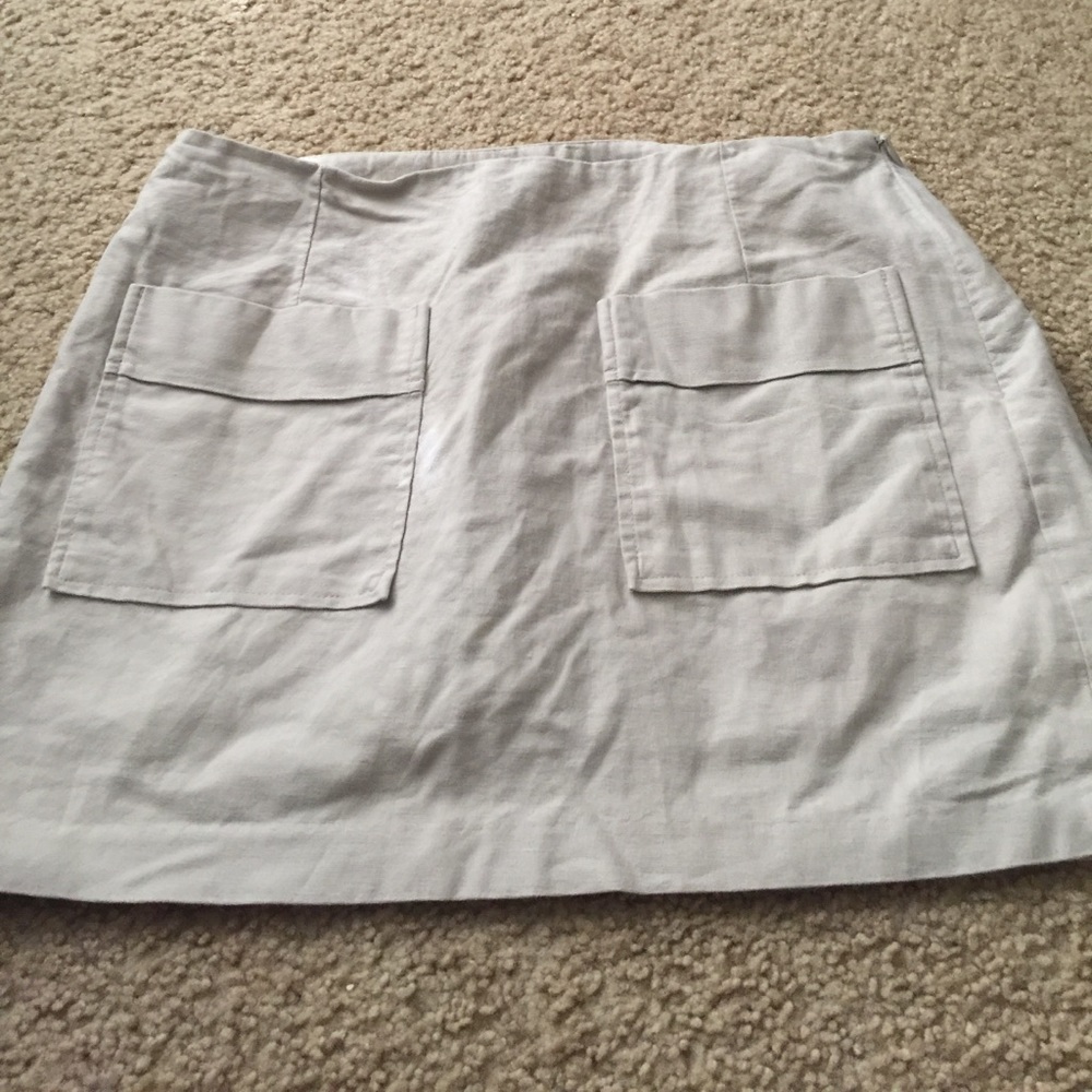 Short khaki skirt