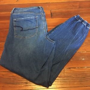 AEO Jogger Jeans Size 6