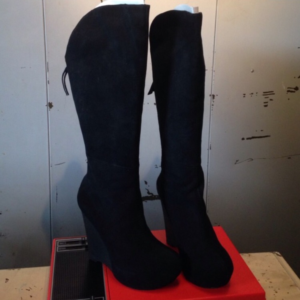 NIB Elizabeth Brady Madison Boots
