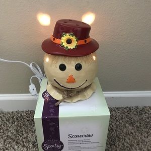 Scentsy scarecrow warmer