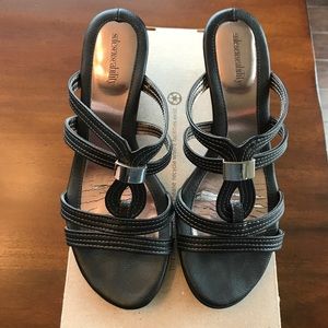 Solesensibility black and silver wedges