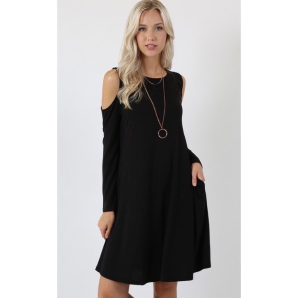 🌺cold shoulder Tunic dress🌺 ONLY ONE LEFT!!