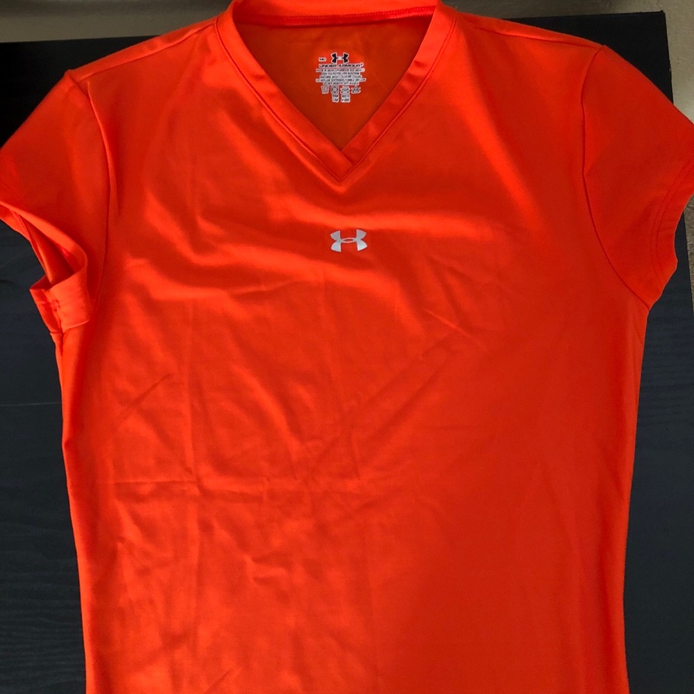 Under Armour reflecting tshirt
