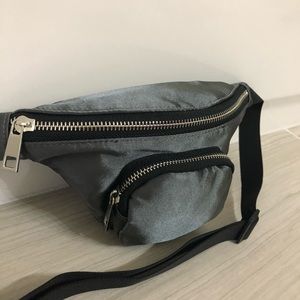 NWT! Grey Fanny Buckle Fanny Pack