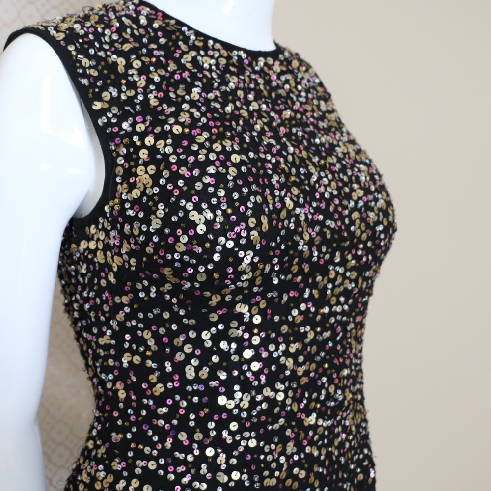 ✨Beautiful metallic sequin maxi dress w/ open back