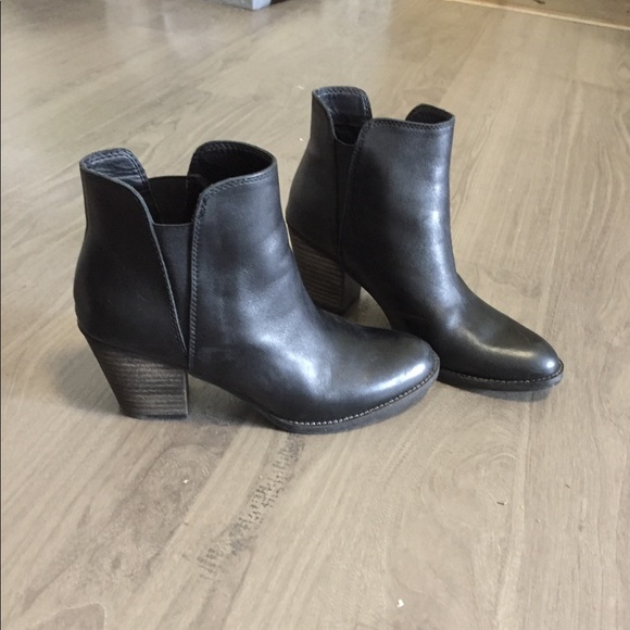 Dolce Vita Boots - Picture 1 of 5