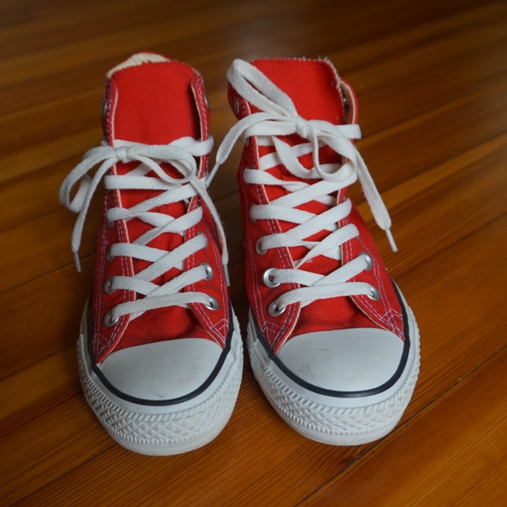 Red Converse high tops women's 7