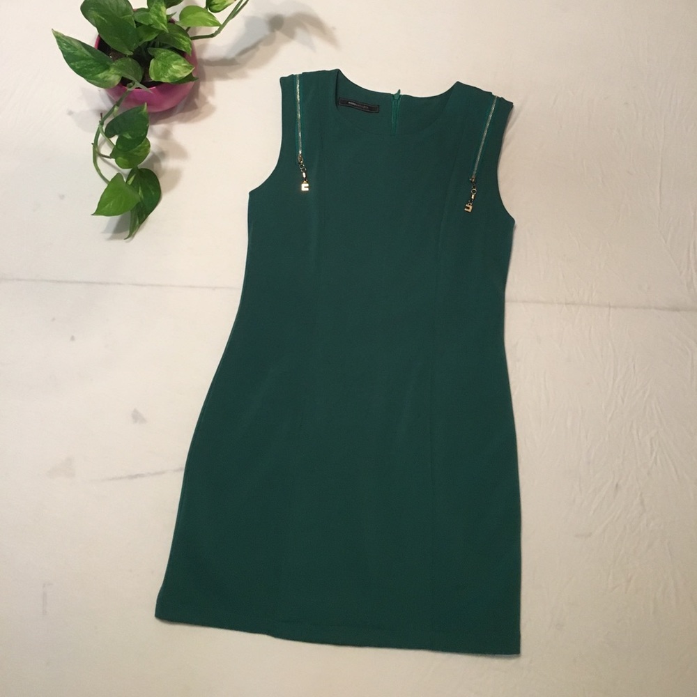BCBG maxazria Green mini dress