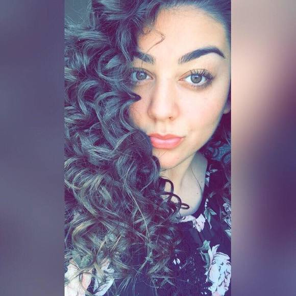 Meet your Posher, Ana - Picture 1 of 1