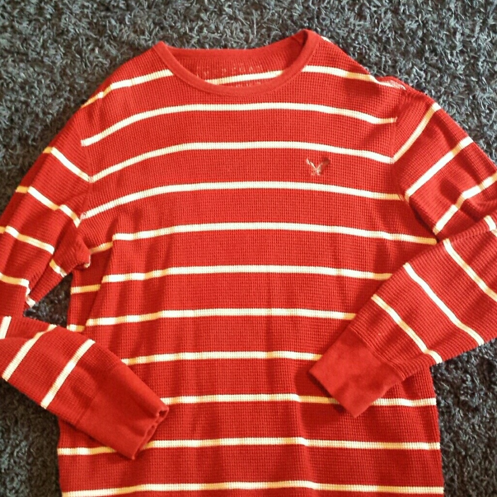 AE Men's long sleeved waffle shirt