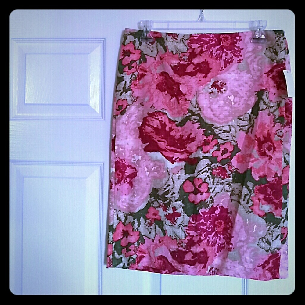 Talbot's Pink  Floral Pencil Skirt (box#9)