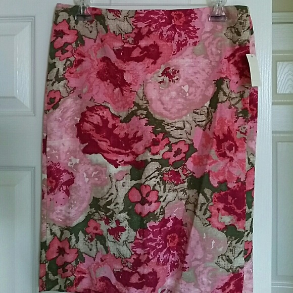 Talbot's Pink  Floral Pencil Skirt (box#9) - Picture 2 of 7