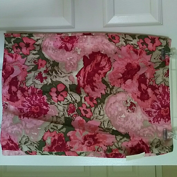 Talbot's Pink  Floral Pencil Skirt (box#9) - Picture 3 of 7