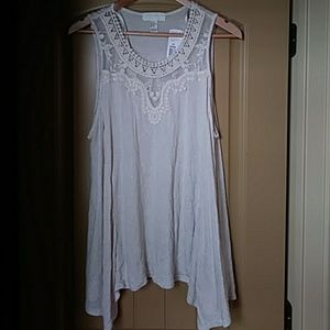 New!! Sleeveless Top