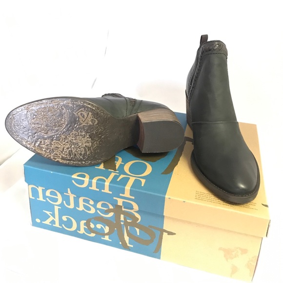 New! OTBT Venture Ankle Bootie - Black Leather - Picture 4 of 5