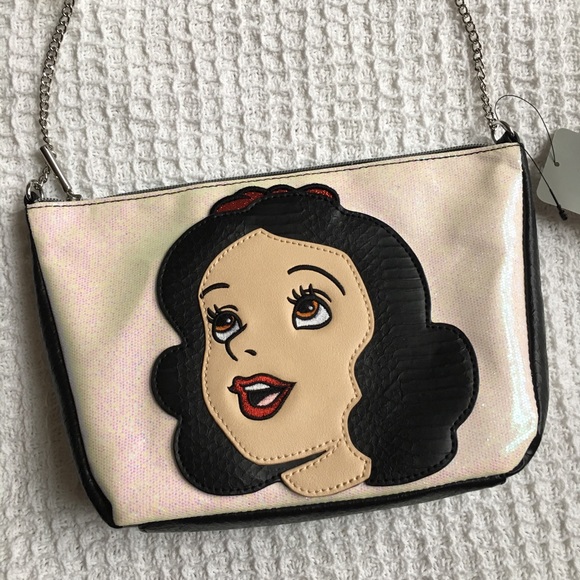 Disney Handbags - ❌Last 1❌ New Snow White Evil Queen Bag