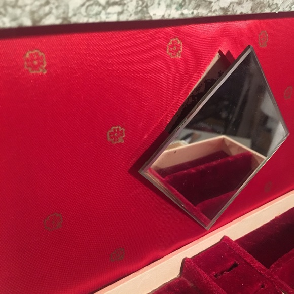 Vintage Jewelry Box - Picture 5 of 7