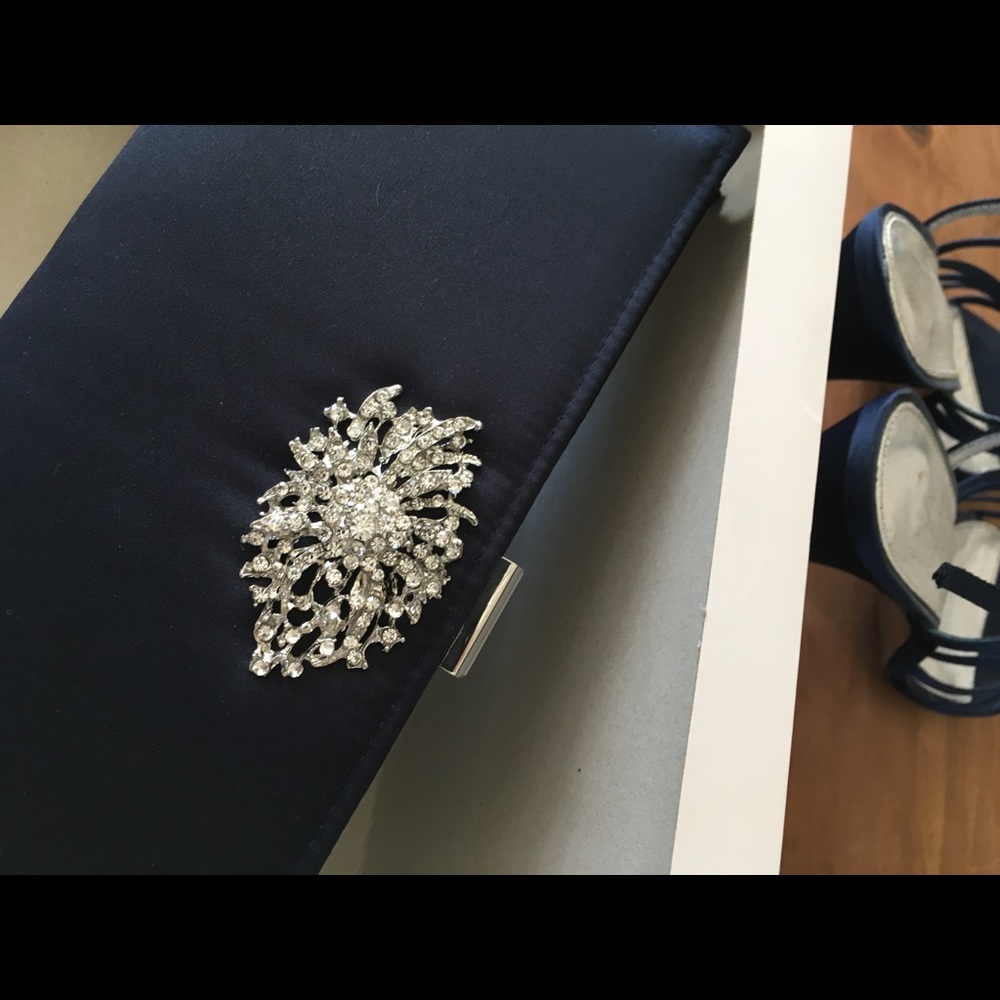 Adrianna Papell clutch