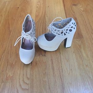 Cute babydoll beige heels!