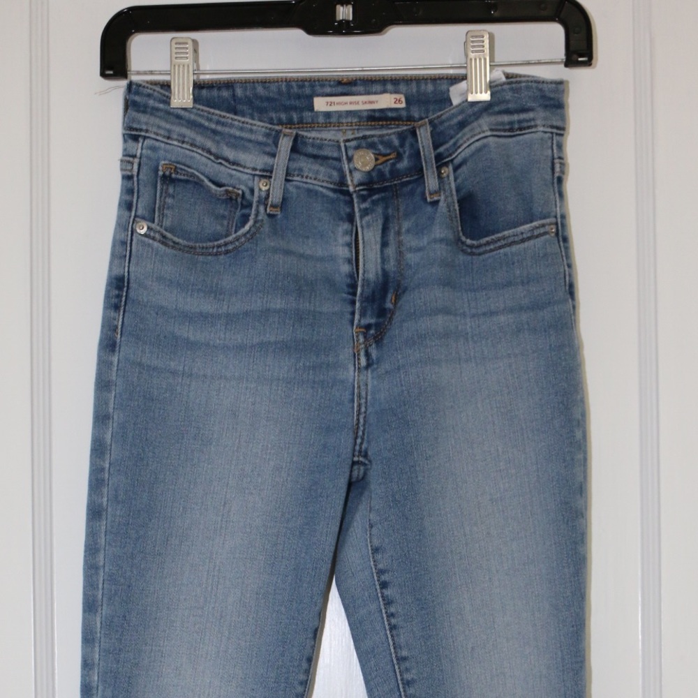 High rise red tag Levi’s