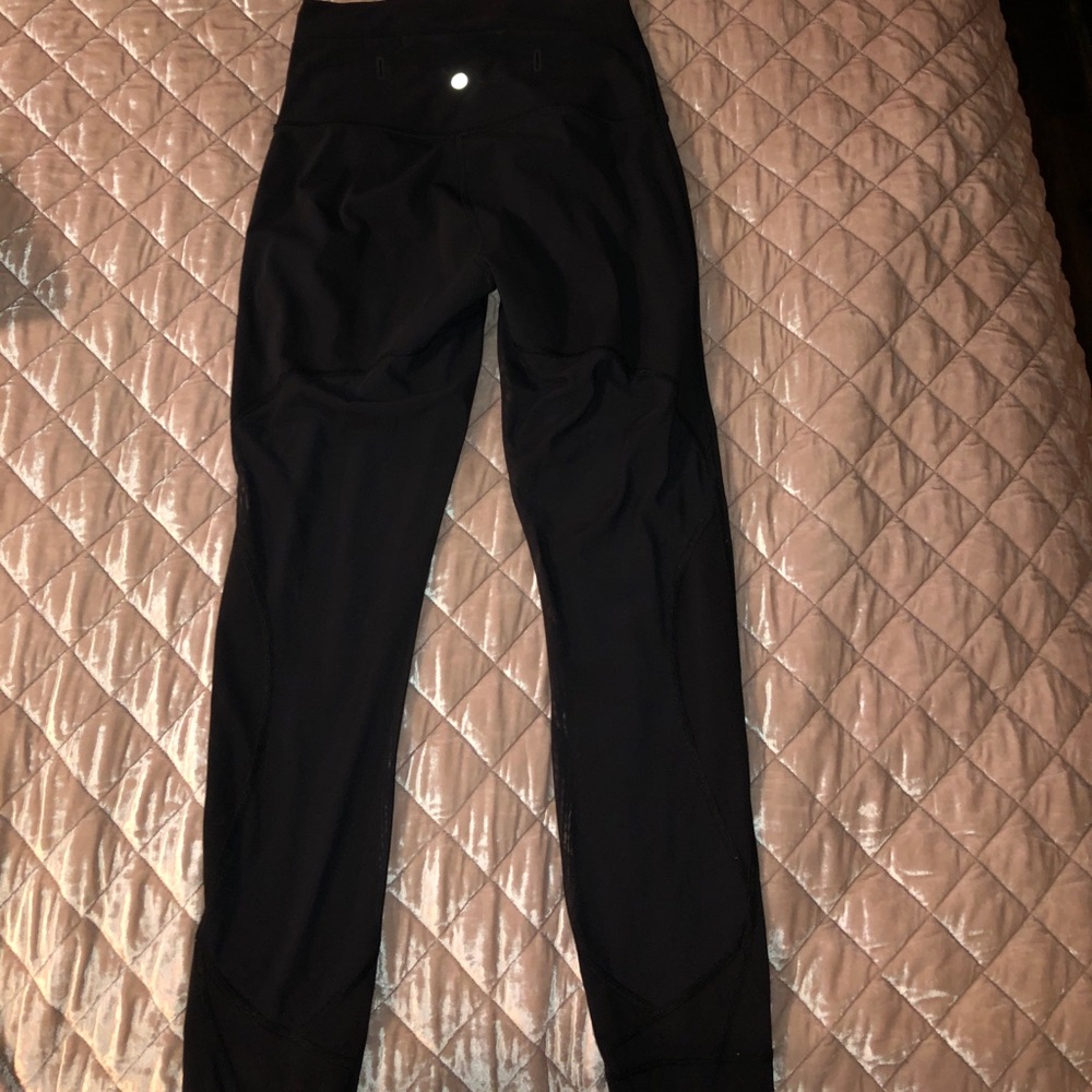 Lululemon leggings size 6. Perfect condition