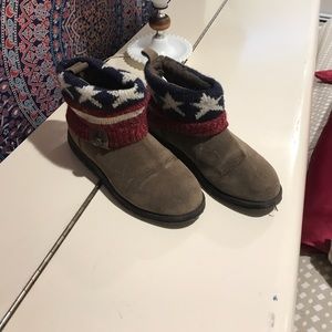 Mukluk American pride boots