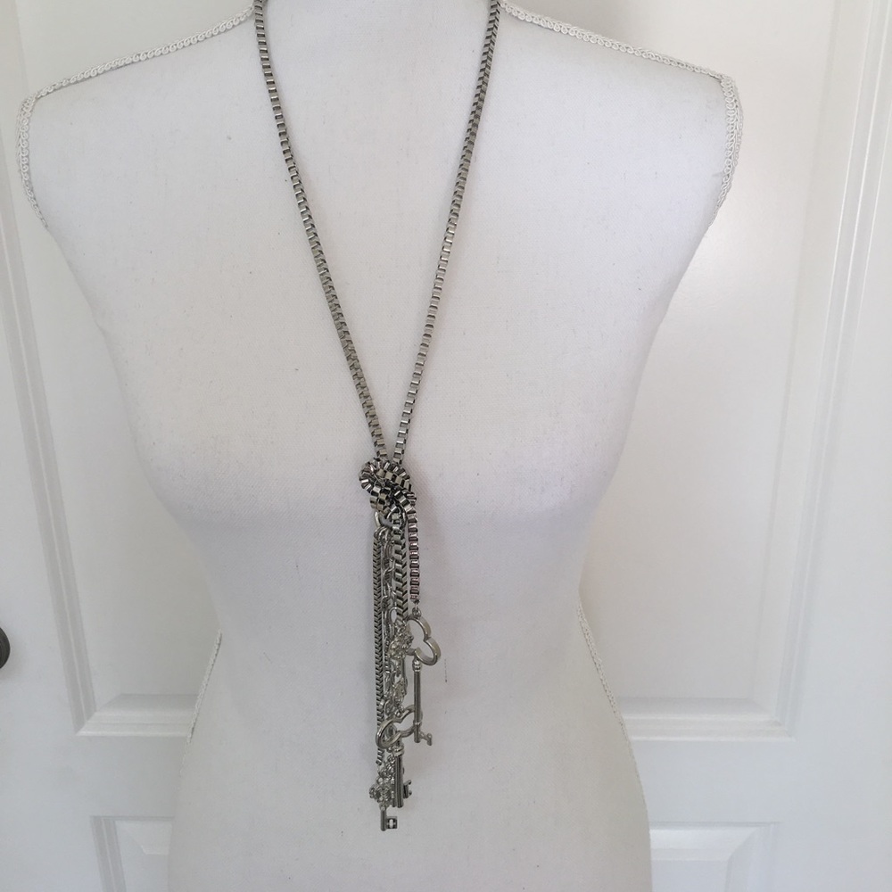 NWT Multi Key Adjustable Necklace with Earrings