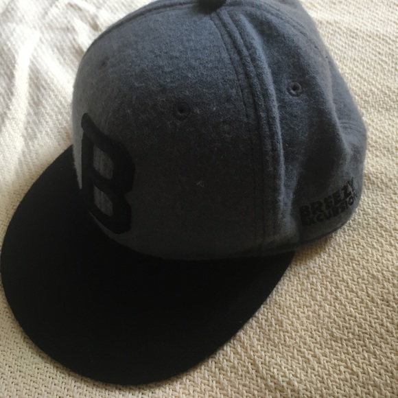 B Ostrich Hat - Picture 2 of 5