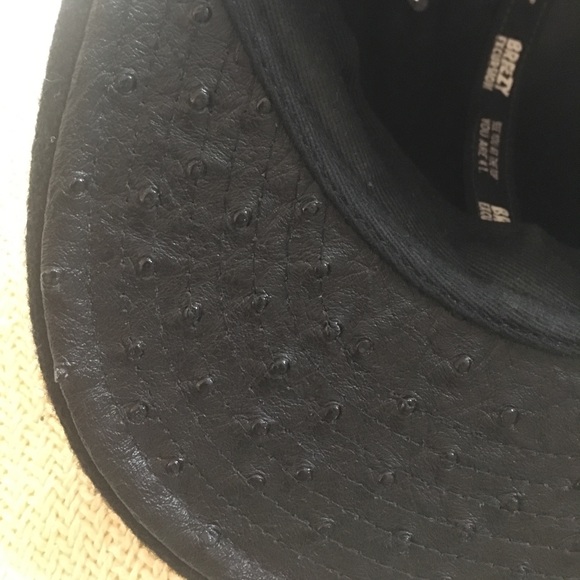 B Ostrich Hat - Picture 4 of 5