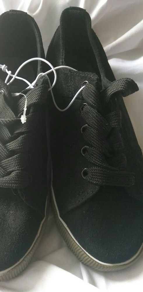 Mia Sport kids size 3 tennis shoe new