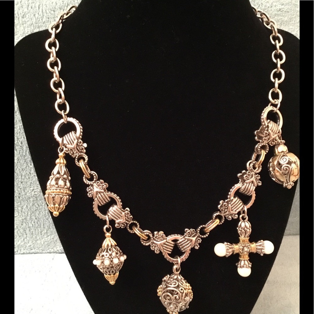 NEW - Absolutely Famous Charms Necklace. NEW!!