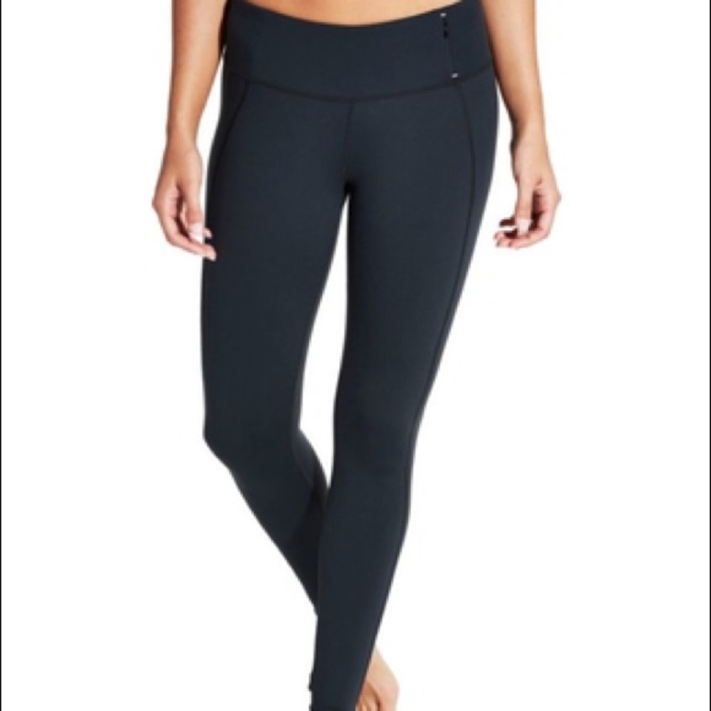 Black calia by Carrie Underwood leggings