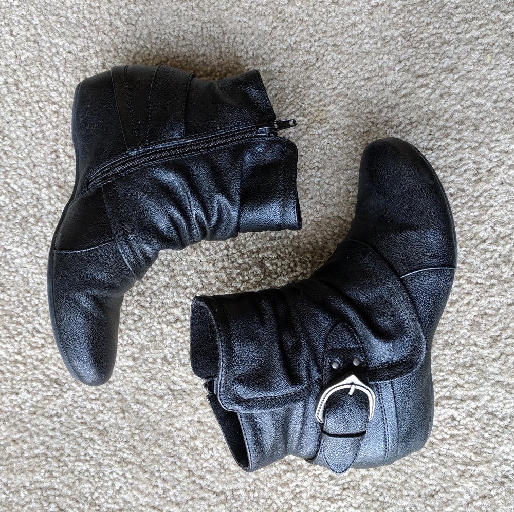 GUC Bare Traps Steena ruched buckle black bootie 6