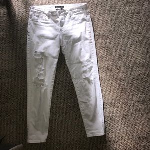 White Abercrombie & Fitch ripped jeans