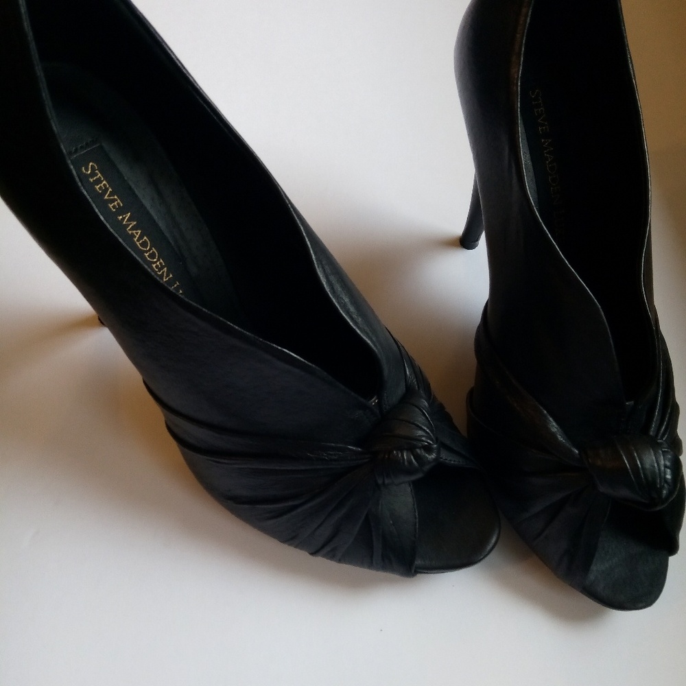 Steve Madden Luxe peep toe
