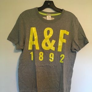 Men's light gray Abercrombie & Fitch t shirt.