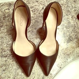 Aldo black genuine leather pointed pumps