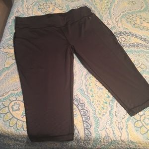 ⭐️FINAL⭐️ Danskin Now Capri Workout Pants