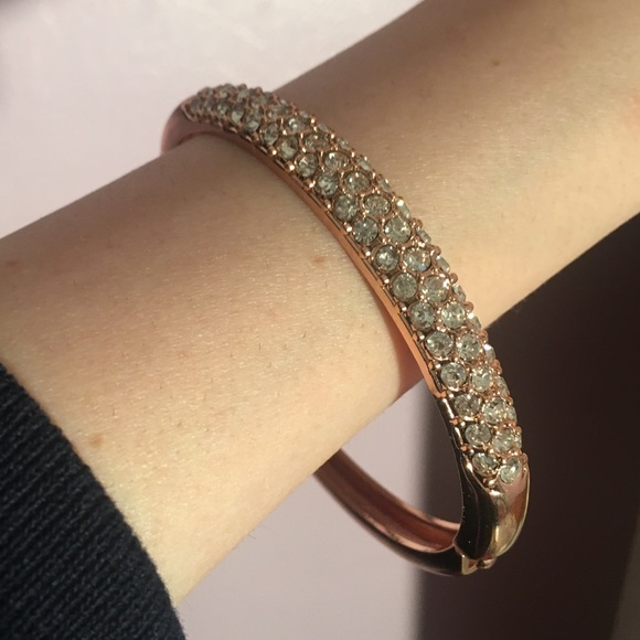 Avon Bangle Bracelet - Picture 6 of 7