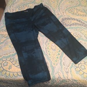 ⭐️FINAL⭐️ Old Navy Active Capri Workout Pants