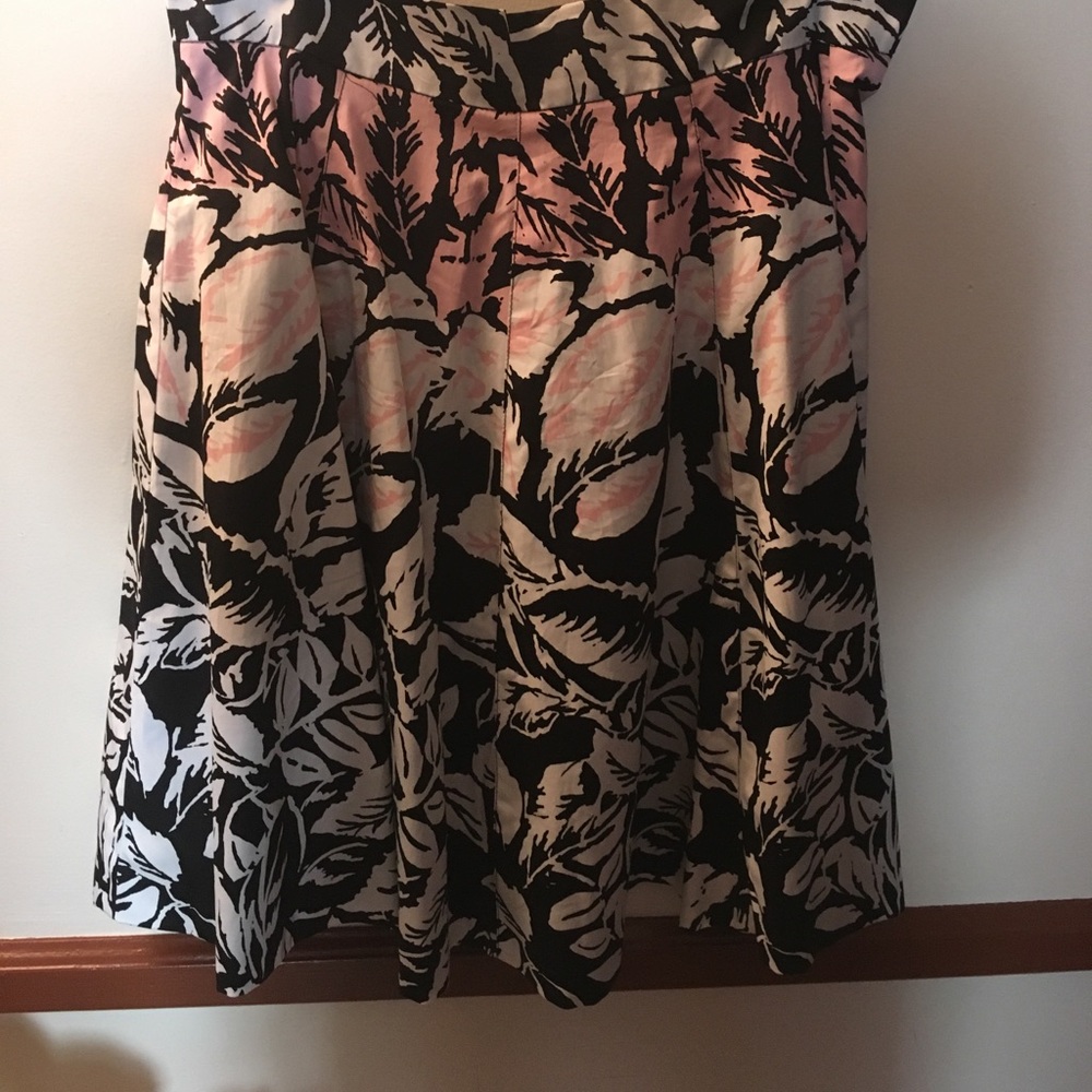 Amanda and Chelsea skirt has a flare.