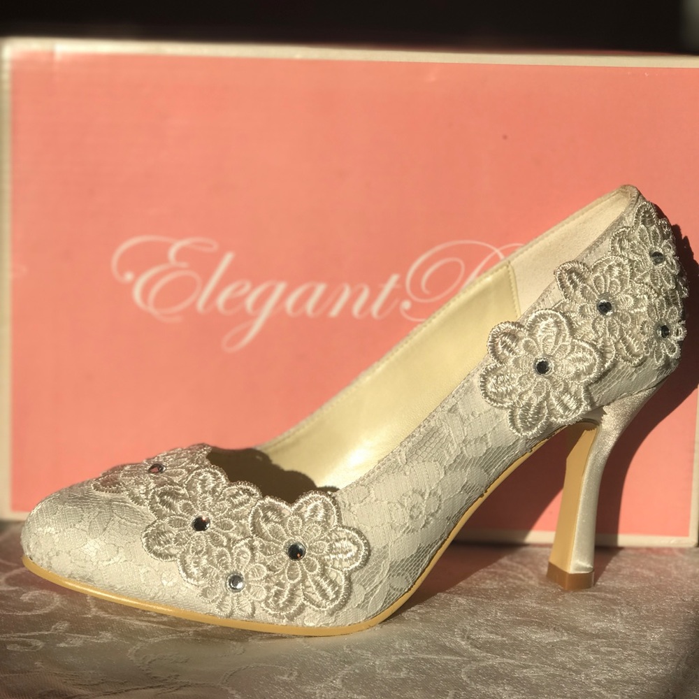 Elegant Park Lace High Heel Bridal Shoes