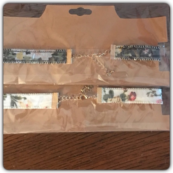 Chic Trendy Adjustable Floral Choker - Picture 3 of 4