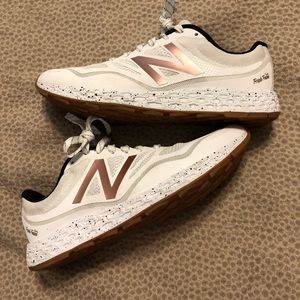 💎Price Drop 💎Rose Gold New Balance