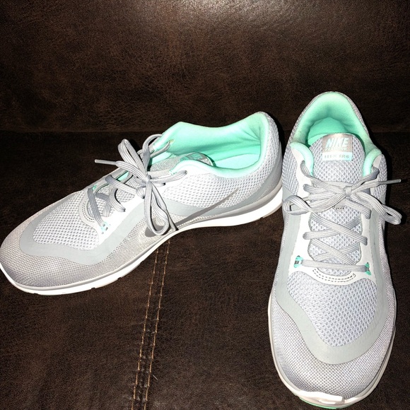 Women’s Nike running shoes-Size 10 - Picture 1 of 4
